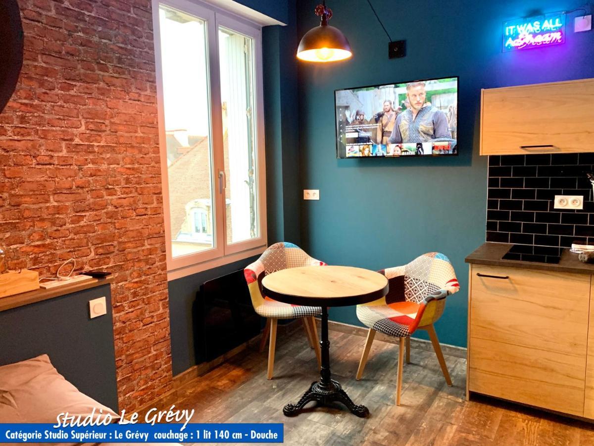 Nos Studios Au Centre Ville A Dole Exteriér fotografie