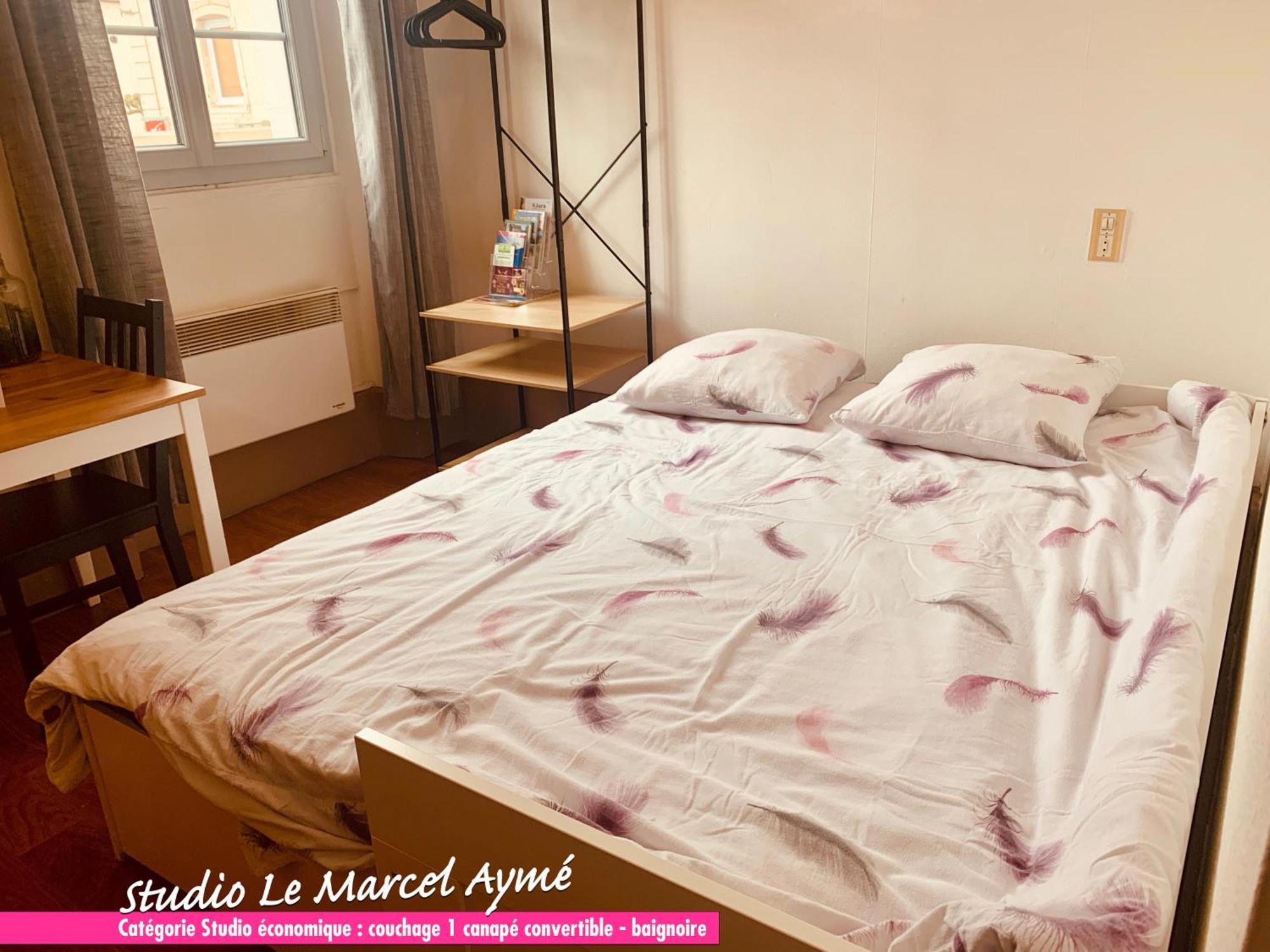Nos Studios Au Centre Ville A Dole Pokoj fotografie