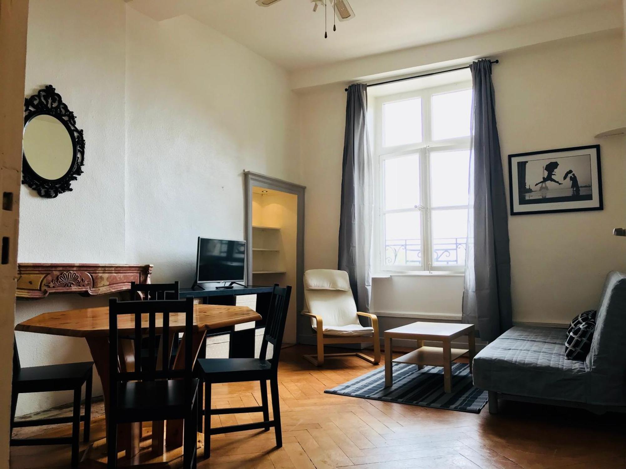 Nos Studios Au Centre Ville A Dole Exteriér fotografie
